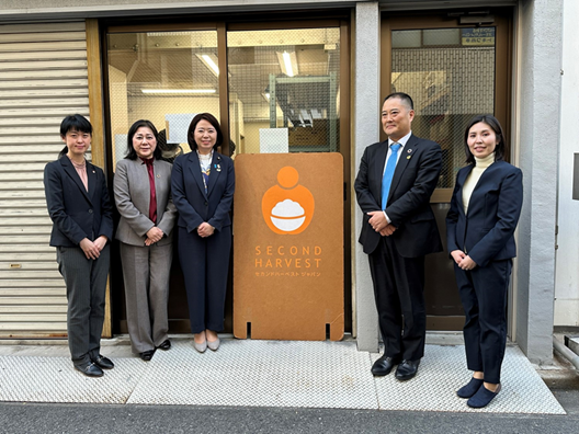 写真:団体職員と自見大臣