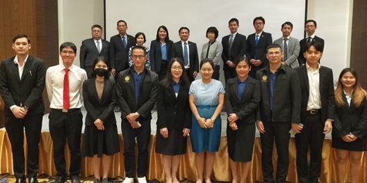 参加者の集合写真